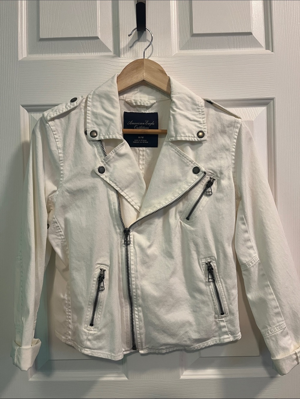 American Eagle Outfitters White Casual Jacket with Label Detail